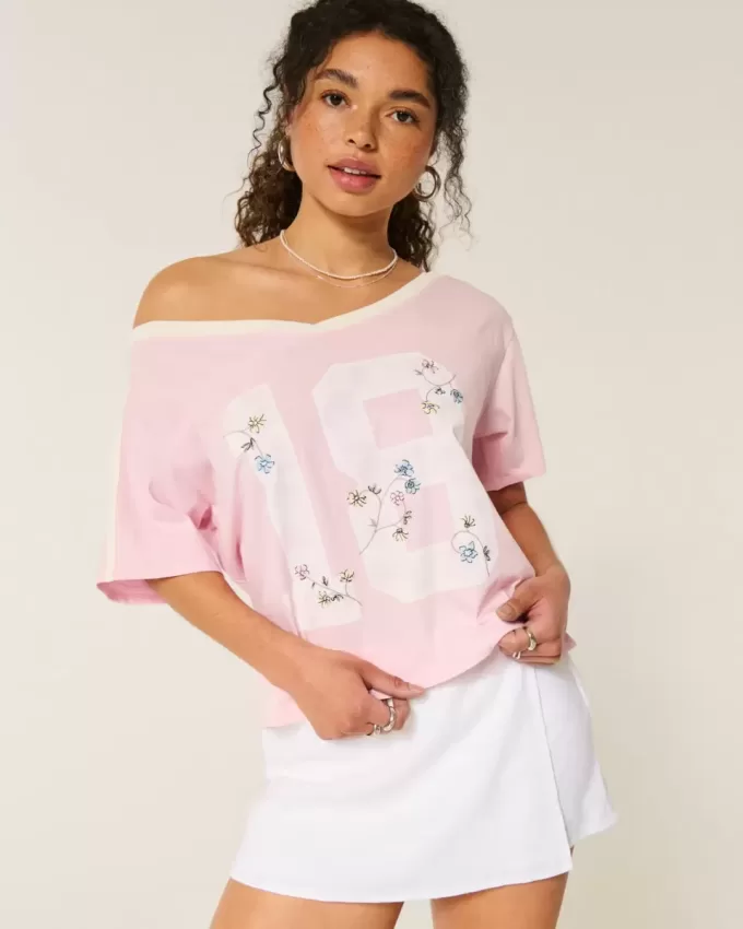 Oversize-T-Shirt mit schulterfreiem College-Blumenmuster