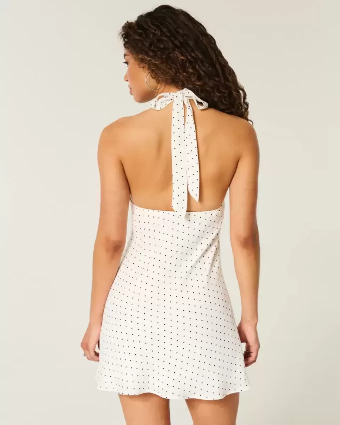 Rückenfreies Neckholderkleid aus Crêpe Rückenfreies Neckholderkleid aus Crêpe