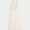 Rückenfreies Neckholderkleid aus Crêpe Rückenfreies Neckholderkleid aus Crêpe