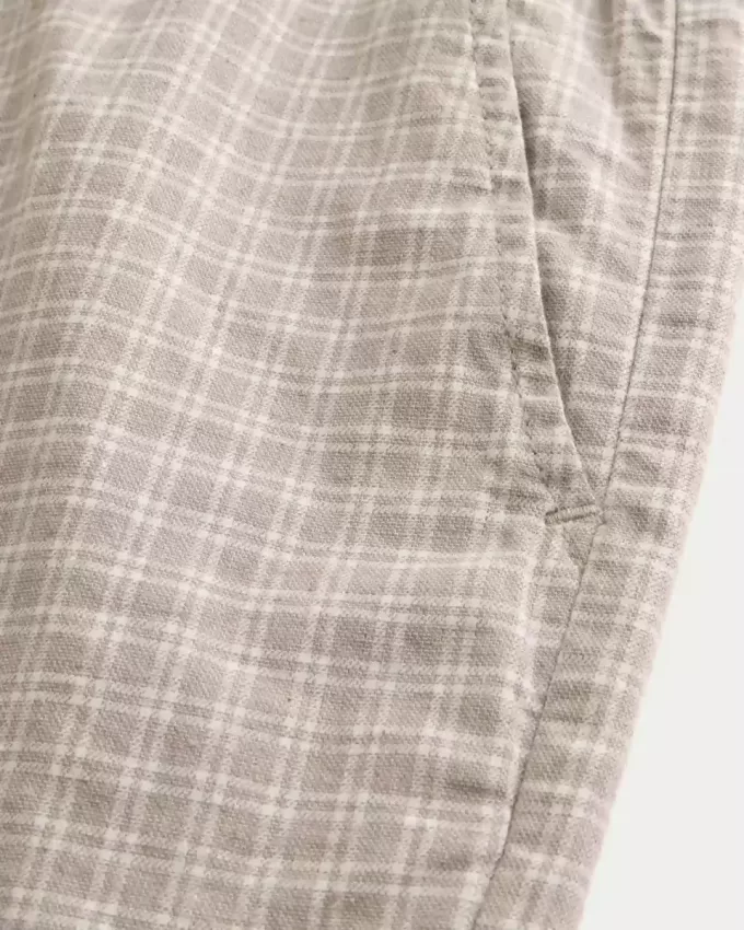 Schlupfshorts aus Leinenmischung bis zur Mitte des Oberschenkels Schlupfshorts aus Leinenmischung bis zur Mitte des Oberschenkels