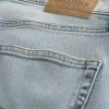 Schmale, gerade Jeans in heller Waschung Schmale, gerade Jeans in heller Waschung