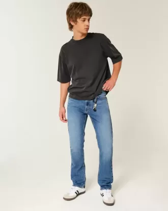 Schmale, gerade Jeans in mittlerer Waschung