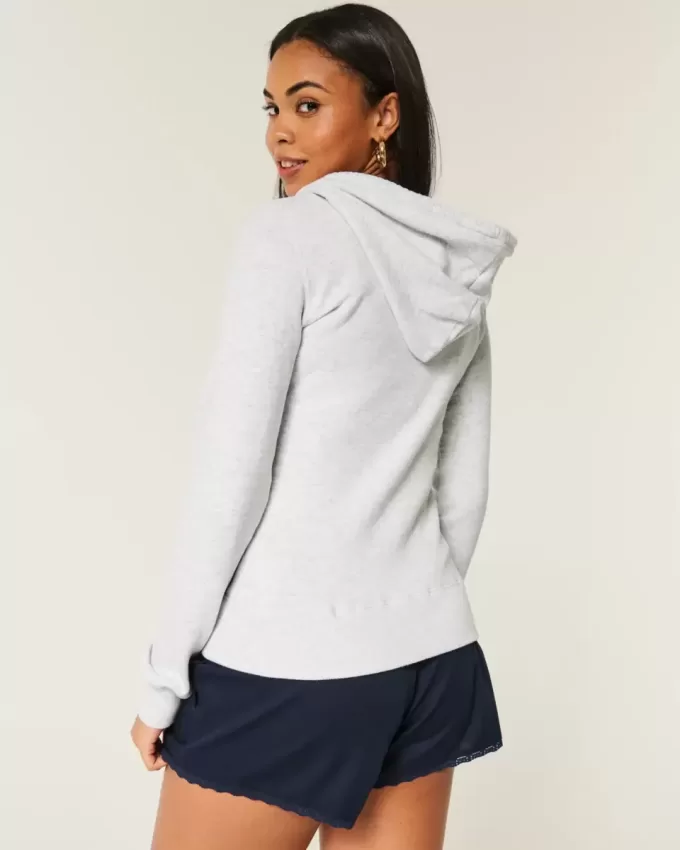 Schmaler Kapuzenpullover mit Reißverschluss Schmaler Kapuzenpullover mit Reißverschluss