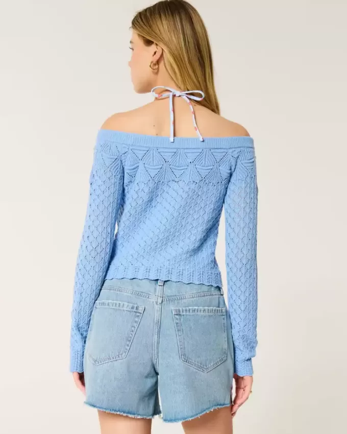Schulterfreier Pullover im Häkelstil Schulterfreier Pullover im Häkelstil