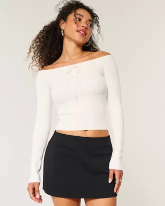 Schulterfreier Zopfmusterpullover