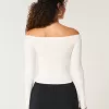 Schulterfreier Zopfmusterpullover Schulterfreier Zopfmusterpullover