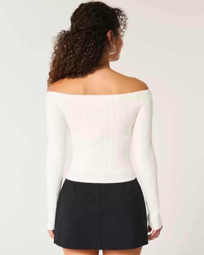 Schulterfreier Zopfmusterpullover Schulterfreier Zopfmusterpullover