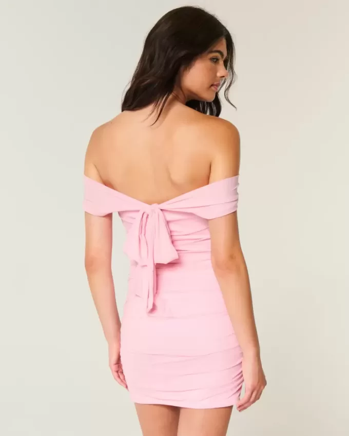 Schulterfreies, figurbetontes Netzkleid Schulterfreies, figurbetontes Netzkleid