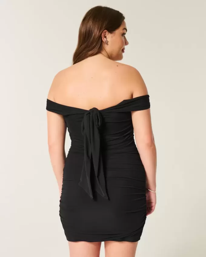 Schulterfreies, figurbetontes Netzkleid Schulterfreies, figurbetontes Netzkleid