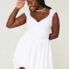 Schulterfreies Minikleid mit asymmetrischem Saum