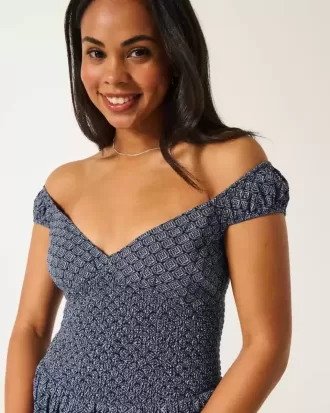 Schulterfreies Minikleid mit asymmetrischem Saum