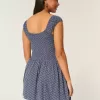 Schulterfreies Minikleid mit asymmetrischem Saum