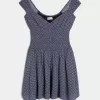 Schulterfreies Minikleid mit asymmetrischem Saum