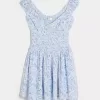 Schulterfreies Minikleid mit asymmetrischem Saum