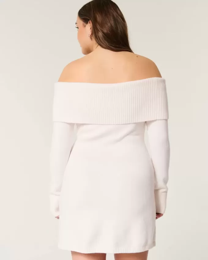 Schulterfreies Skater-Pulloverkleid Schulterfreies Skater-Pulloverkleid