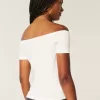 Schulterfreies T-Shirt mit niedlicher Grafik Schulterfreies T-Shirt mit niedlicher Grafik