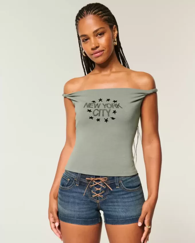 Schulterfreies T-Shirt mit verdrehter New York City-Grafik Schulterfreies T-Shirt mit verdrehter New York City-Grafik