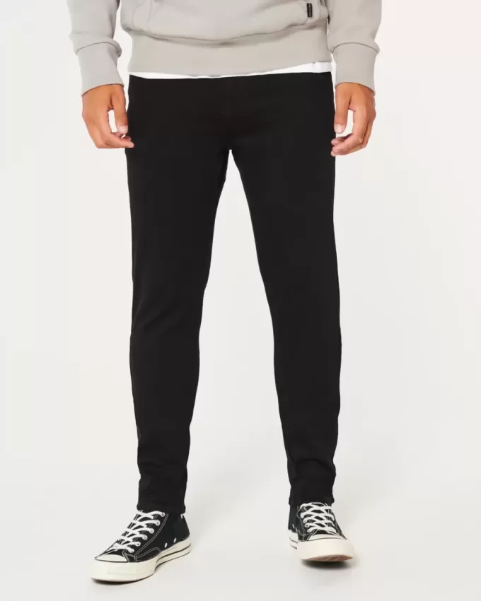 Schwarze, nicht verblassende, sportliche Skinny-Jeans