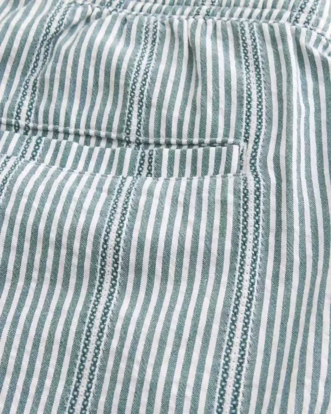 Seersucker-Shorts über dem Knie