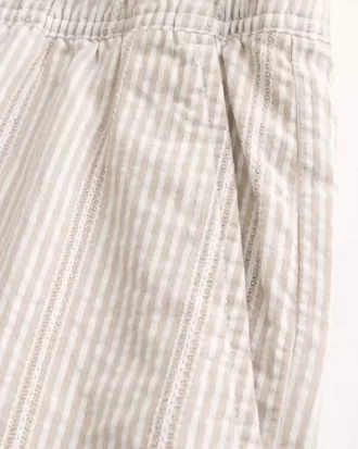 Seersucker-Shorts über dem Knie