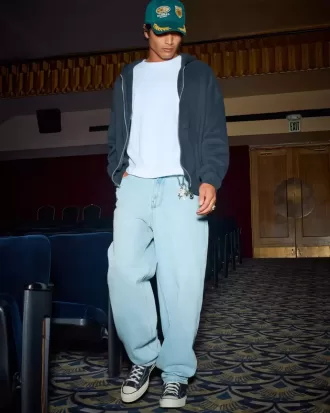 Skater-Baggy-Jeans in heller Waschung