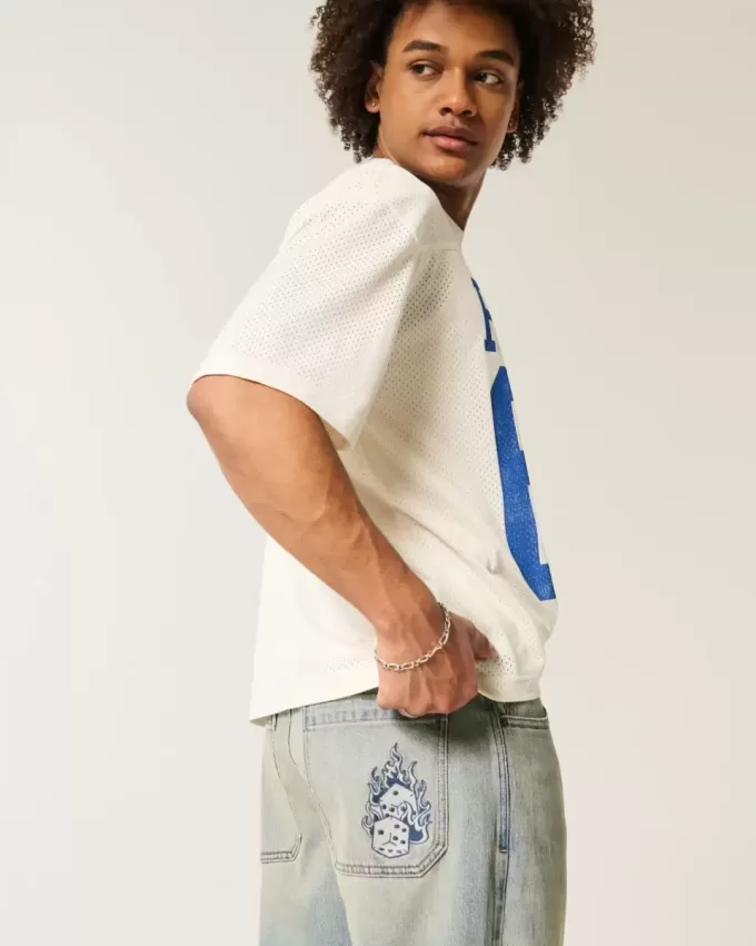 Skater-Baggy-Jeans mit Würfelstickerei in heller Waschung Skater-Baggy-Jeans mit Würfelstickerei in heller Waschung