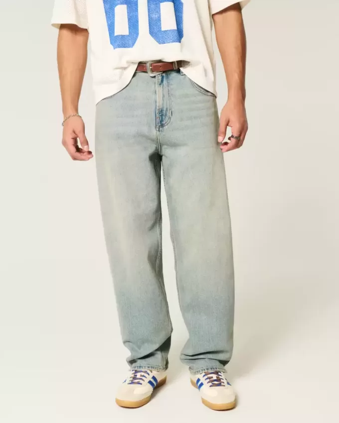 Skater-Baggy-Jeans mit Würfelstickerei in heller Waschung Skater-Baggy-Jeans mit Würfelstickerei in heller Waschung