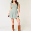 Skort-Kleid mit Flatterärmeln Skort-Kleid mit Flatterärmeln
