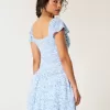 Skort-Kleid mit Flatterärmeln Skort-Kleid mit Flatterärmeln