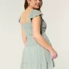 Skort-Kleid mit Flatterärmeln Skort-Kleid mit Flatterärmeln