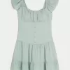 Skort-Kleid mit Flatterärmeln Skort-Kleid mit Flatterärmeln