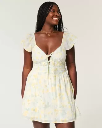 Skort-Kleid mit Flatterärmeln und Doppelschnürung