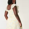 Skort-Kleid mit Flatterärmeln und Doppelschnürung Skort-Kleid mit Flatterärmeln und Doppelschnürung