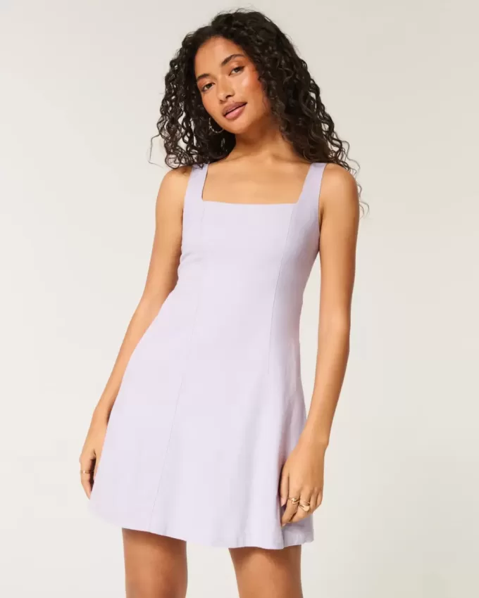 Strukturiertes Minikleid aus Leinenmischung Strukturiertes Minikleid aus Leinenmischung