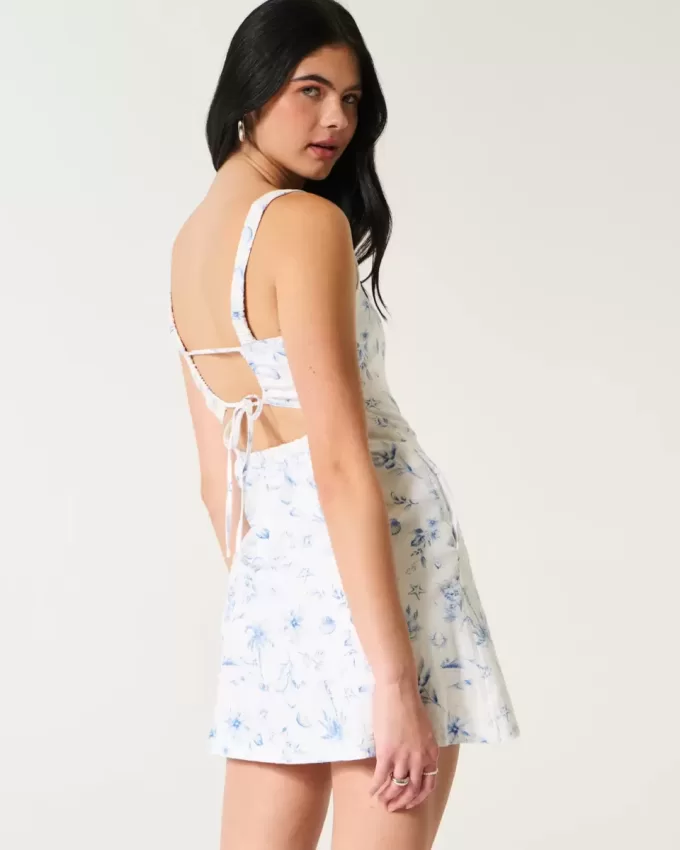 Strukturiertes Minikleid aus Leinenmischung Strukturiertes Minikleid aus Leinenmischung