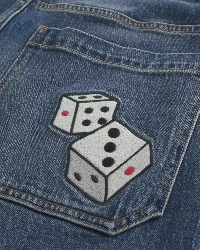 Super Baggy-Jeans mit Würfel-Grafik in dunkler Waschung