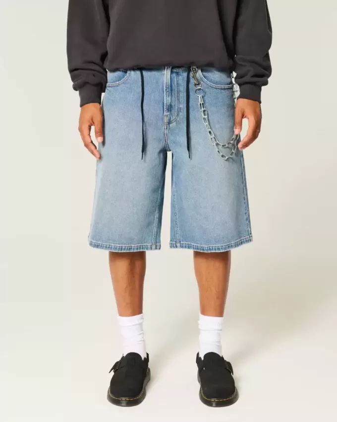 Super Baggy-Jeansshorts in mittlerer Waschung