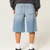 Super Baggy-Jeansshorts in mittlerer Waschung
