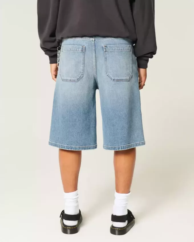 Super Baggy-Jeansshorts in mittlerer Waschung