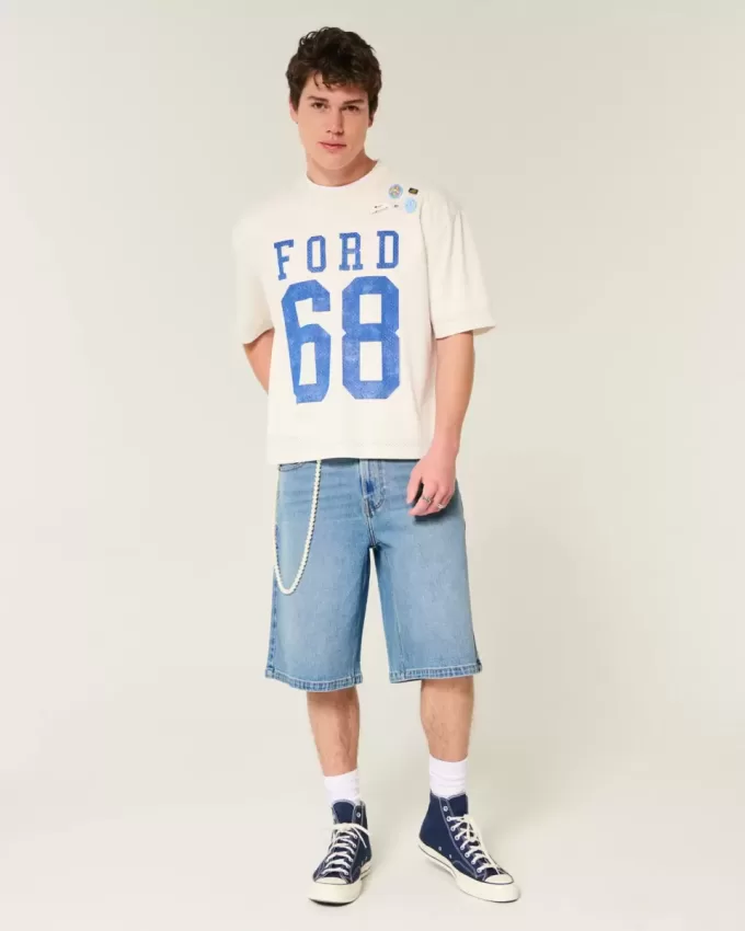Super Baggy-Jeansshorts mit mittlerer Waschung unterhalb des Knies Super Baggy-Jeansshorts mit mittlerer Waschung unterhalb des Knies