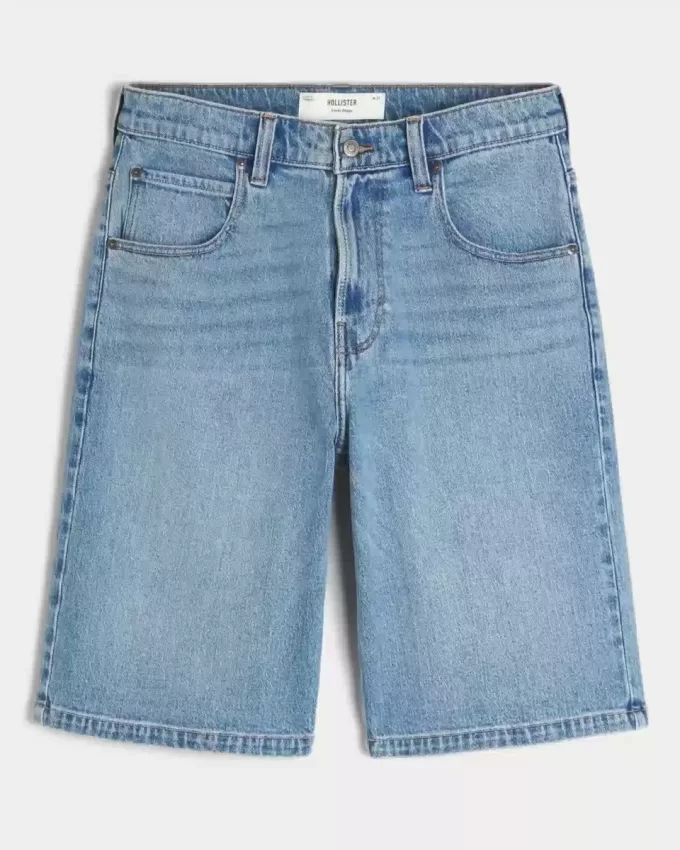 Super Baggy-Jeansshorts mit mittlerer Waschung unterhalb des Knies Super Baggy-Jeansshorts mit mittlerer Waschung unterhalb des Knies
