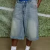 Super Baggy-Jeansshorts mit Taz-Grafik in mittlerer Waschung