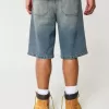 Super Baggy-Jeansshorts mit Taz-Grafik in mittlerer Waschung