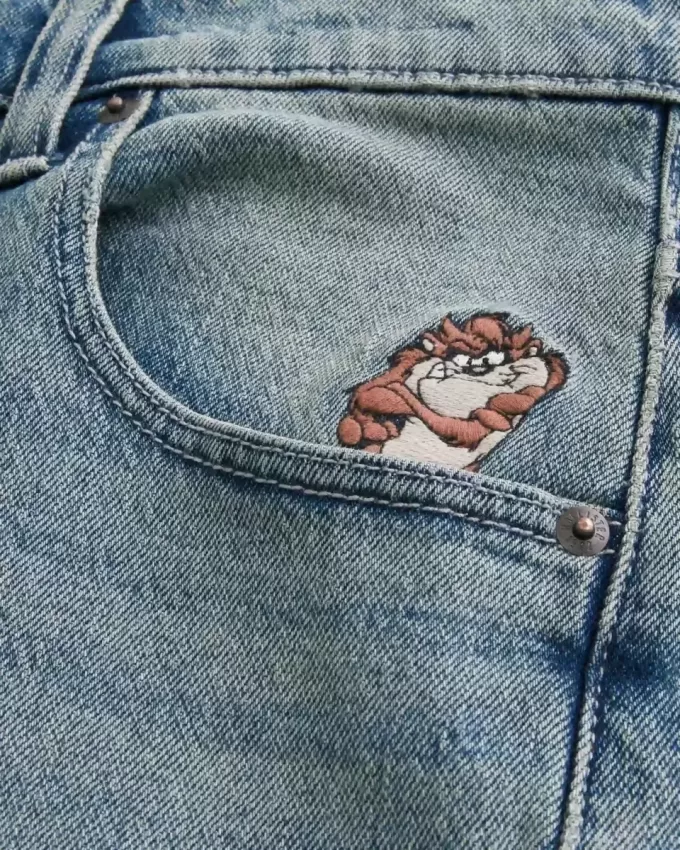 Super Baggy-Jeansshorts mit Taz-Grafik in mittlerer Waschung