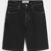 Super Baggy-Jeansshorts mit verwaschenem schwarzen Katzen-Print