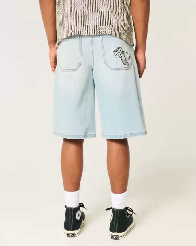 Super Baggy-Jeansshorts mit Würfelgrafik in heller Waschung