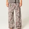 Super Baggy Painter Jeans mit Camouflage-Muster Super Baggy Painter Jeans mit Camouflage-Muster
