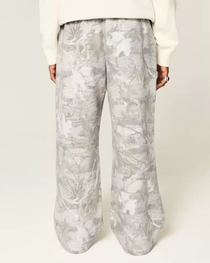Superweite Jogginghose mit Camouflage-Muster