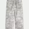 Superweite Jogginghose mit Camouflage-Muster
