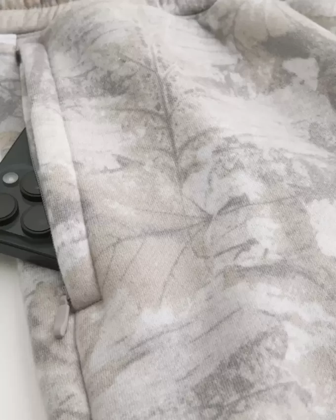 Superweite Jogginghose mit Camouflage-Muster